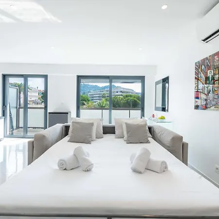 1-br With Balcony Rue D'antibes