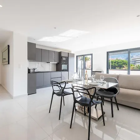1-br With Balcony Rue Dantibes * קאן