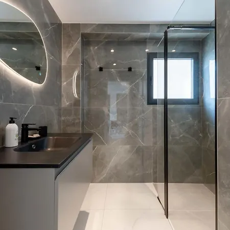 Apartman 1-br With Balcony Rue D'antibes