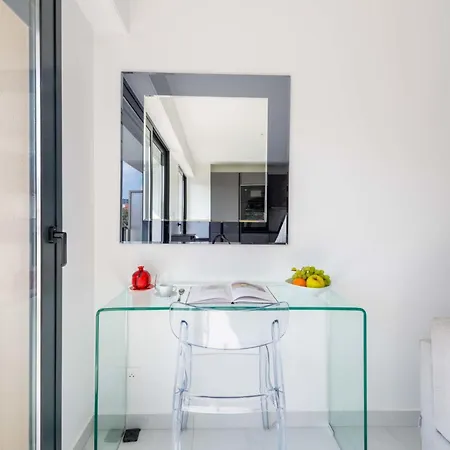 1-br With Balcony Rue D'antibes * Cannes